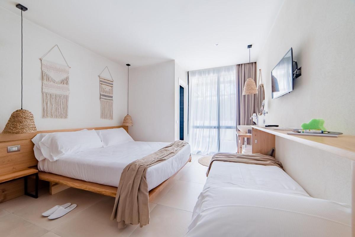 Cumeja Beach Club & Hotel Baia Domizia Eksteriør billede